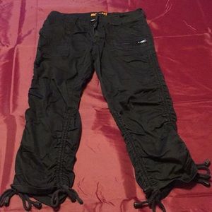 Black size 1/2 cargo capris